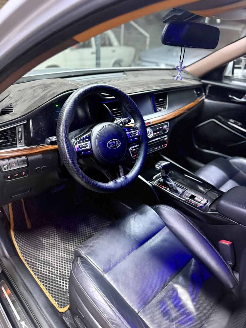 Kia K7: 2017 г., 3 л, Автомат, Газ, Седан: фото 2