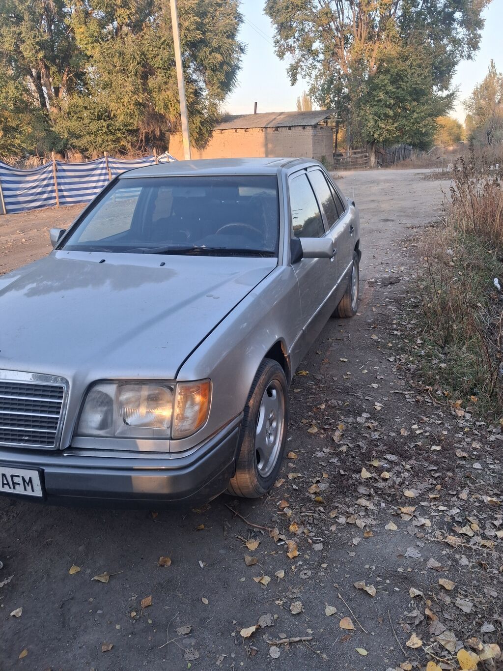 Mercedes-Benz W124: 1994 г., Механика, Седан: фото 2
