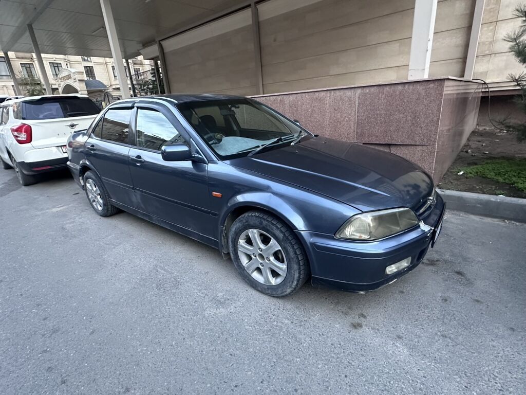 Honda Domani: 2001 г., 1.8 л, Механика, Бензин, Седан: фото 1