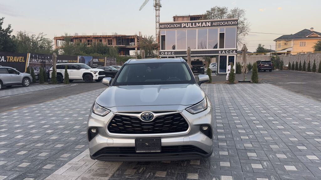 Toyota Highlander: 2021 г., 2.5 л, Гибрид, Кроссовер: фото 1