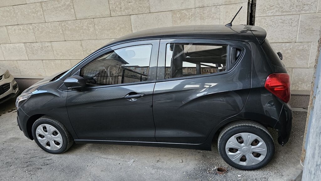 Chevrolet Spark: 2017 г., 1 л, Автомат, Бензин, Хэтчбэк: фото 5