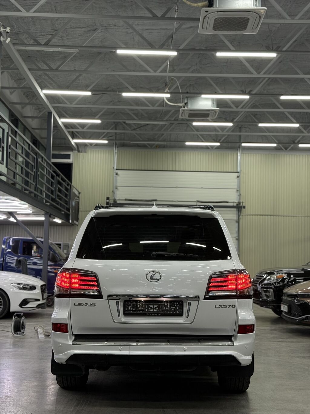 Lexus LX: 2015 г., 5.7 л, Автомат, Газ, Внедорожник: фото 4