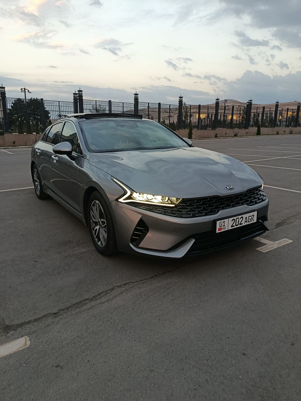 Kia K5: 2021 г., 2 л, Автомат, Гибрид, Седан: фото 3