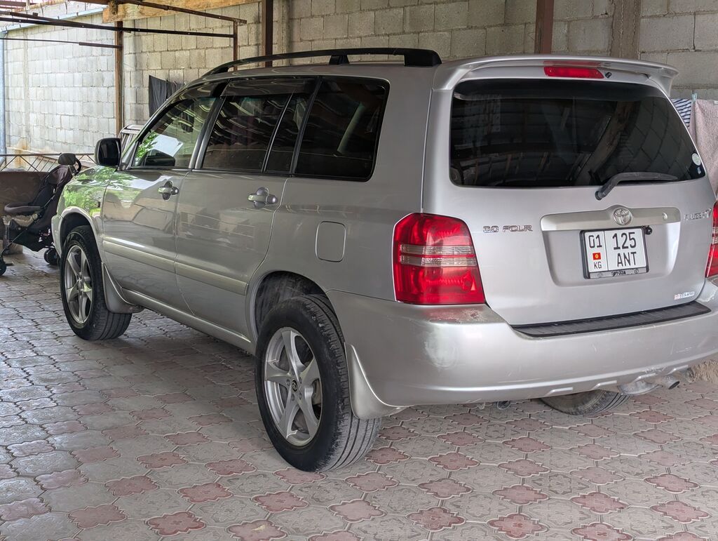 Toyota Kluger: 2002 г., 3 л, Автомат, Бензин, Кроссовер: фото 3