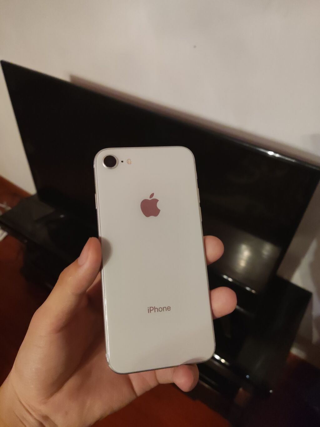 Айфон 8 на 64гб АКБ 100%: 5000 KGS Apple iPhone | Бишкек | 67526393 ᐈ ...