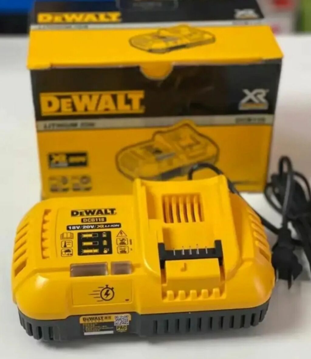 Зарядка Dewalt dcb118.Новое 8 амперное зарядное устройство 20 -60v