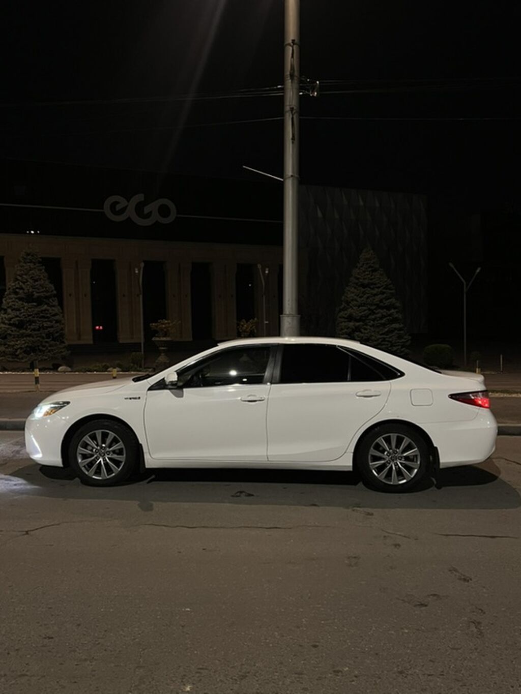 Toyota Camry: 2017 г., 2.5 л, Вариатор, Гибрид, Седан: фото 4