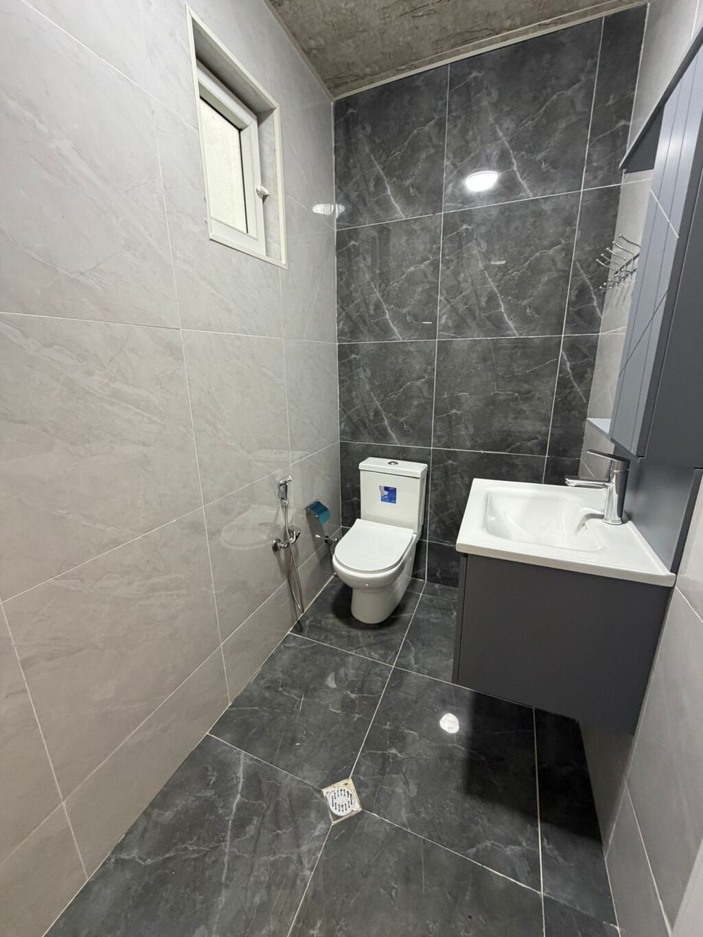2 otaqlı, 65 kv. m, Yeni təmirli