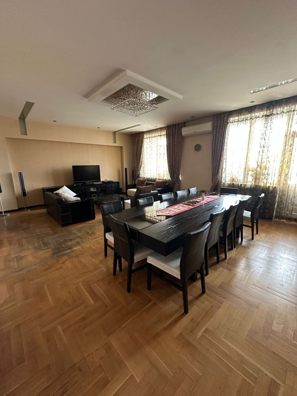 3 otaqlı, Yeni tikili, 156 kv. m