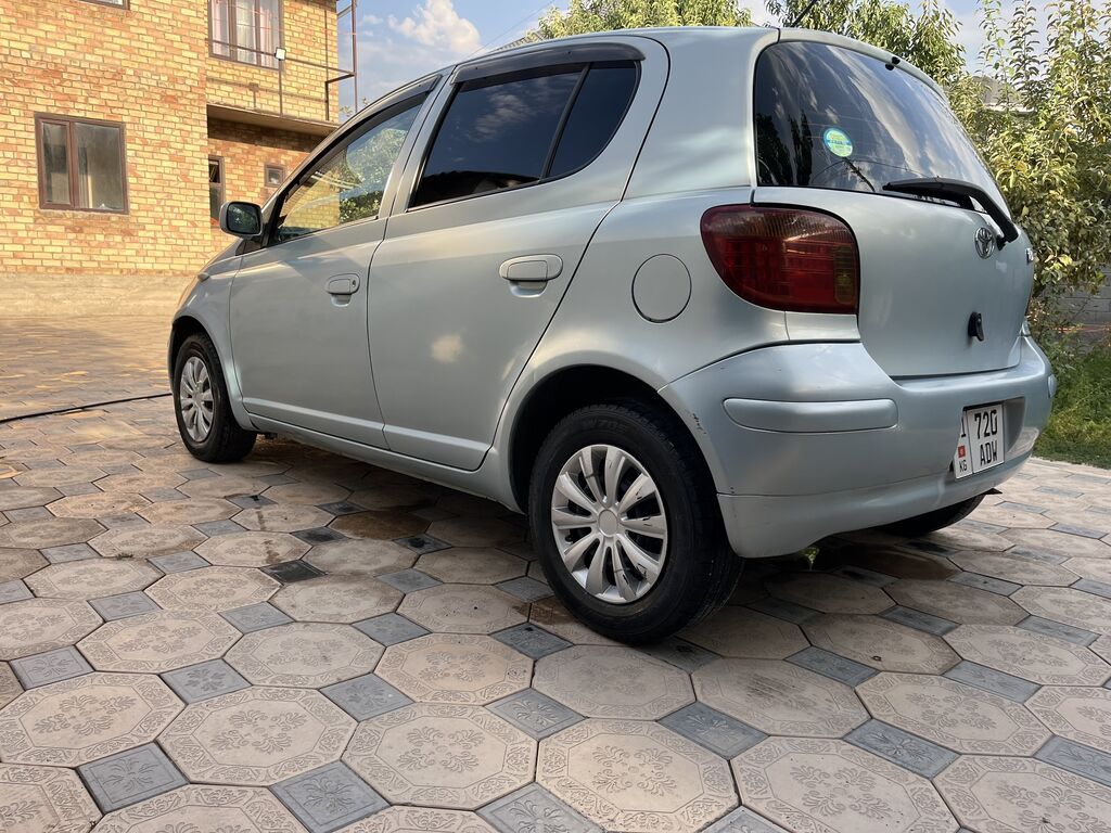 Toyota Vitz: 2003 г., 1.3 л, Механика, Бензин, Хэтчбэк: фото 5