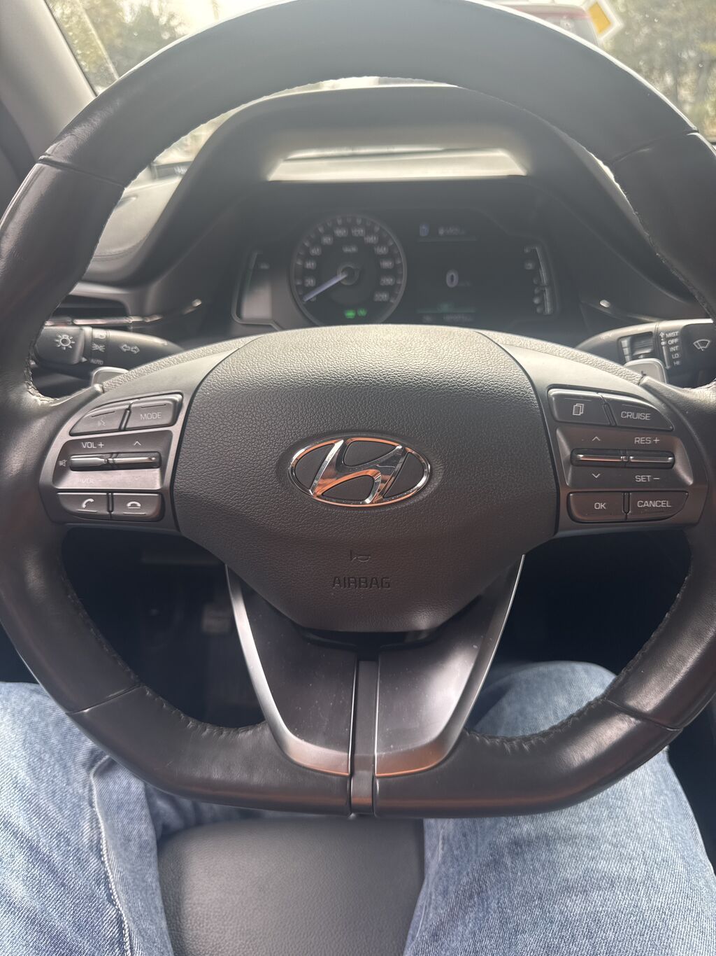 Hyundai Ioniq: 2019 г., 1.6 л, Автомат, Гибрид, Хэтчбэк: фото 2