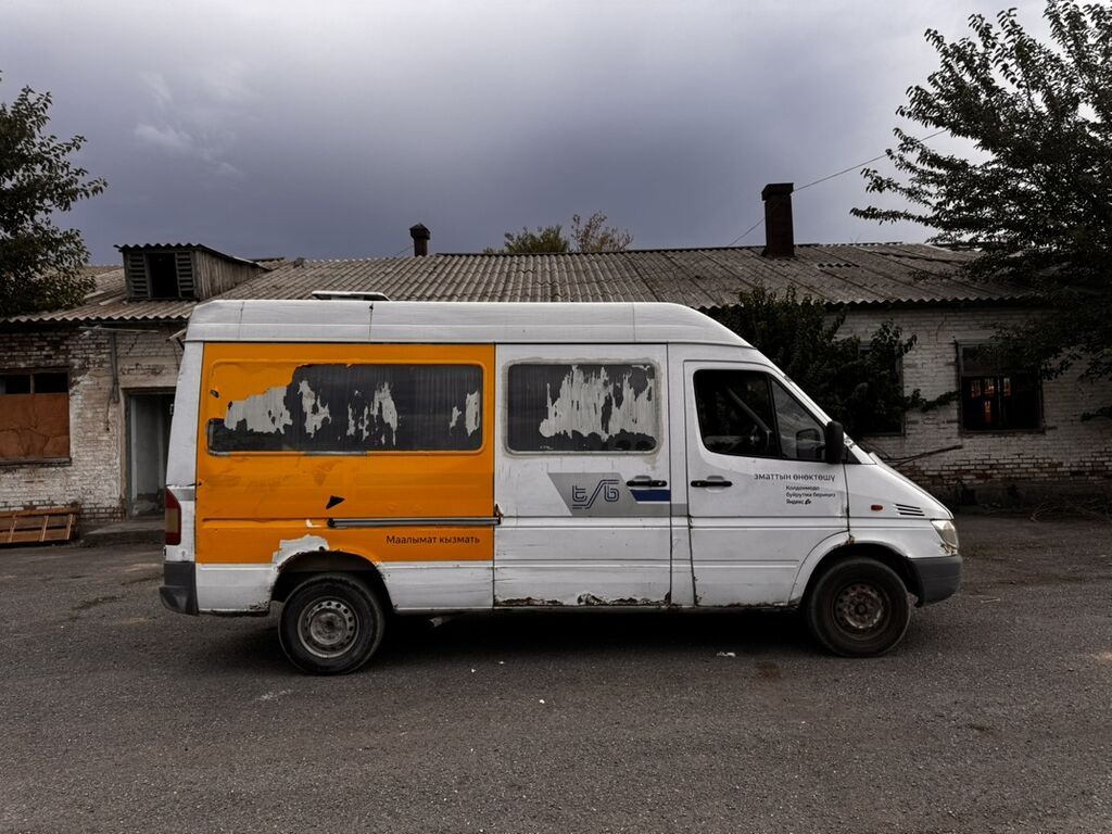 Mercedes-Benz Спринтер: 2003 г., 2.7 л, Механика, Дизель, Бус: фото 7