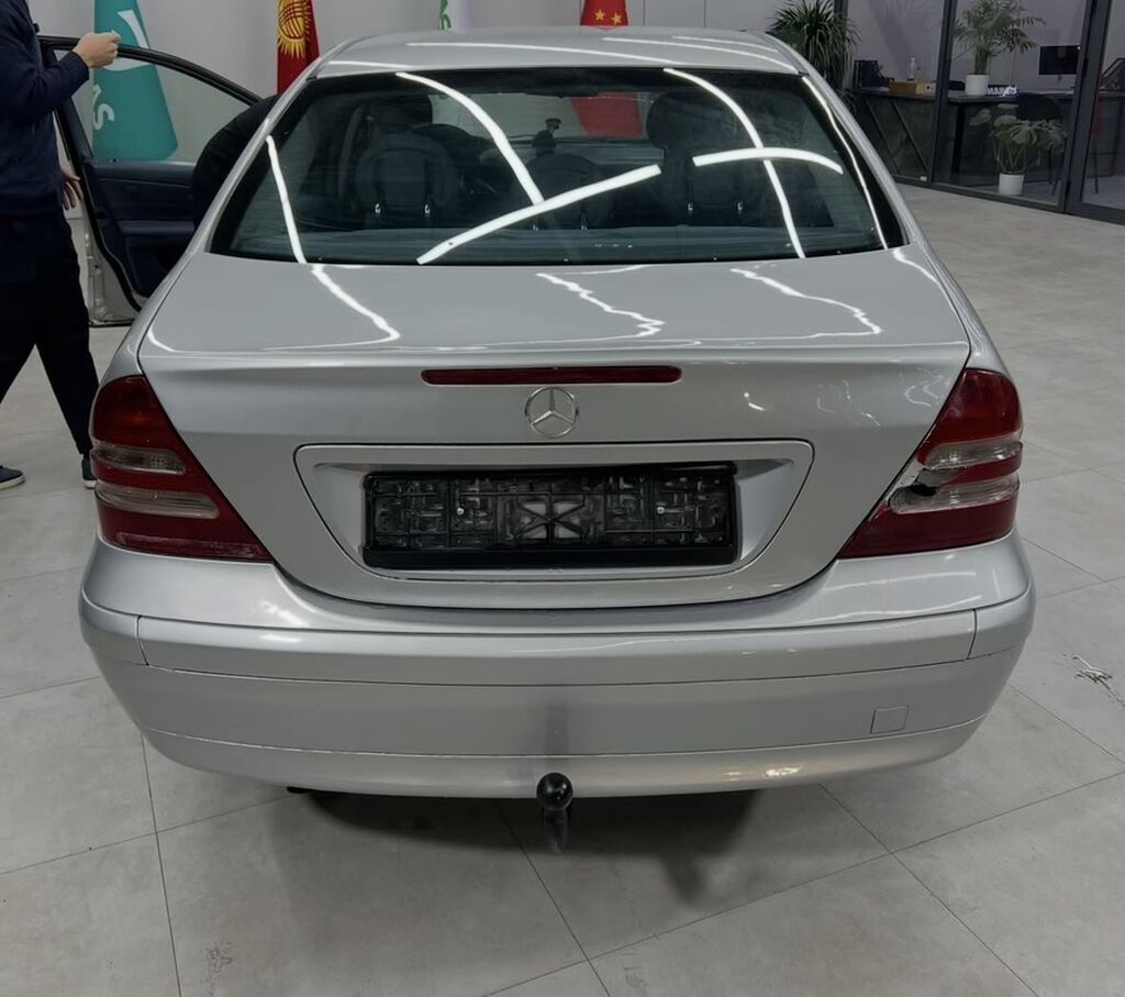 Mercedes-Benz C-Class: 2000 г., 1.8 л, Механика, Бензин, Седан: фото 2