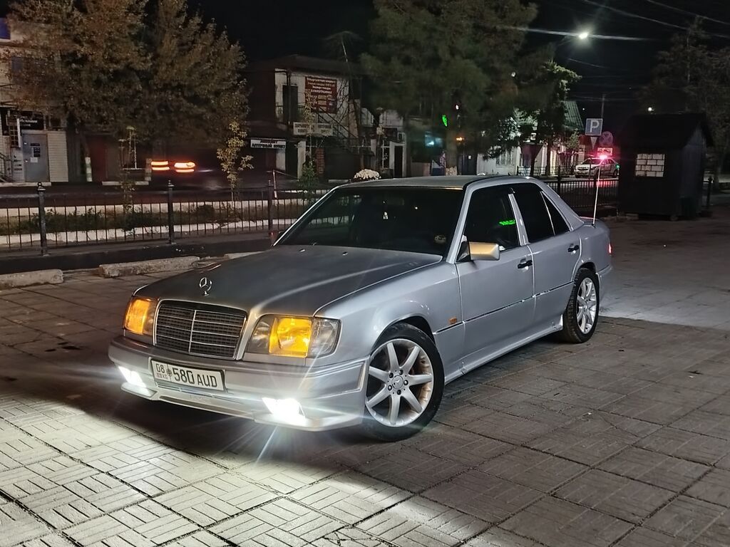 Mercedes-Benz W124: 1994 г., 2.2 л, Механика, Бензин, Седан: фото 3