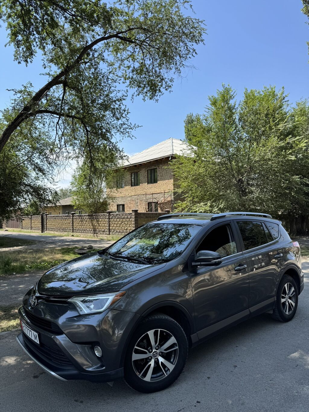 Toyota RAV4: 2016 г., 2.5 л, Автомат, Бензин, Хэтчбэк: фото 2