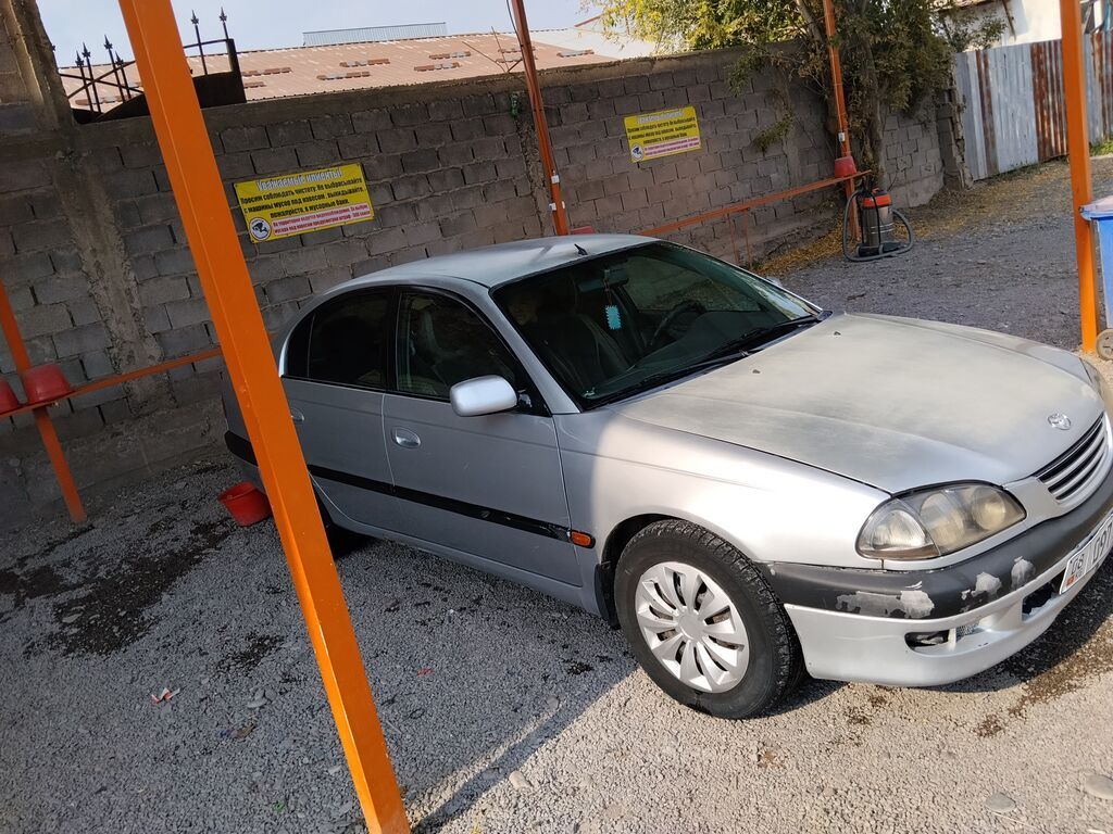 Toyota Carina E: 1999 г., 1.8 л, Механика, Бензин, Седан: фото 3