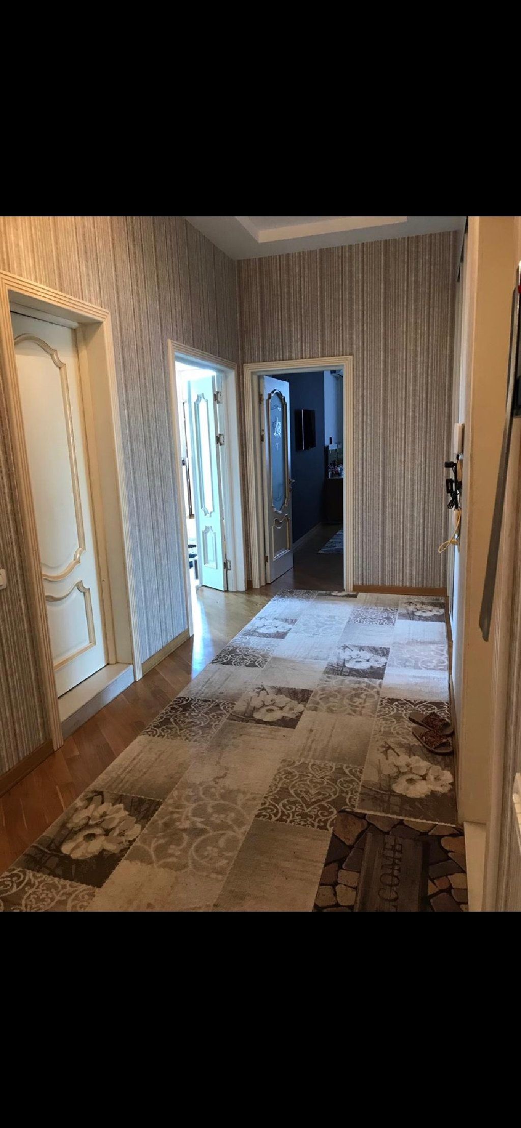3 otaqlı, Yeni tikili, m. 8 Noyabr, 111 kv. m