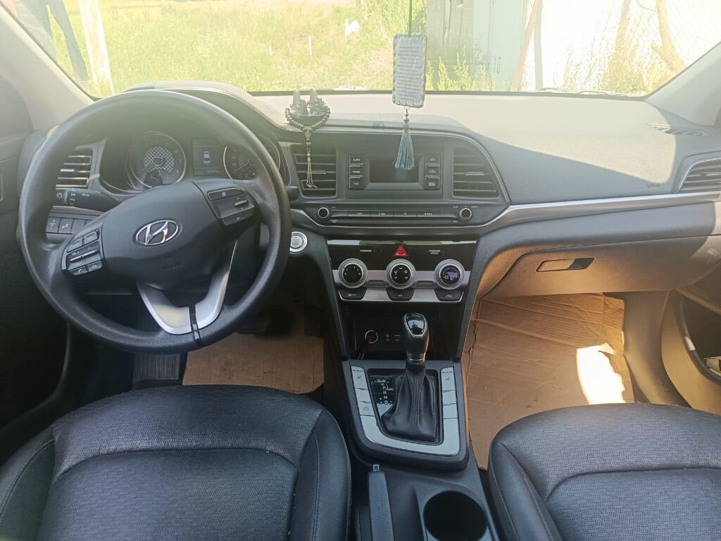 Hyundai Elantra: 2019 г., 1.6 л, Автомат, Бензин, Седан: фото 3