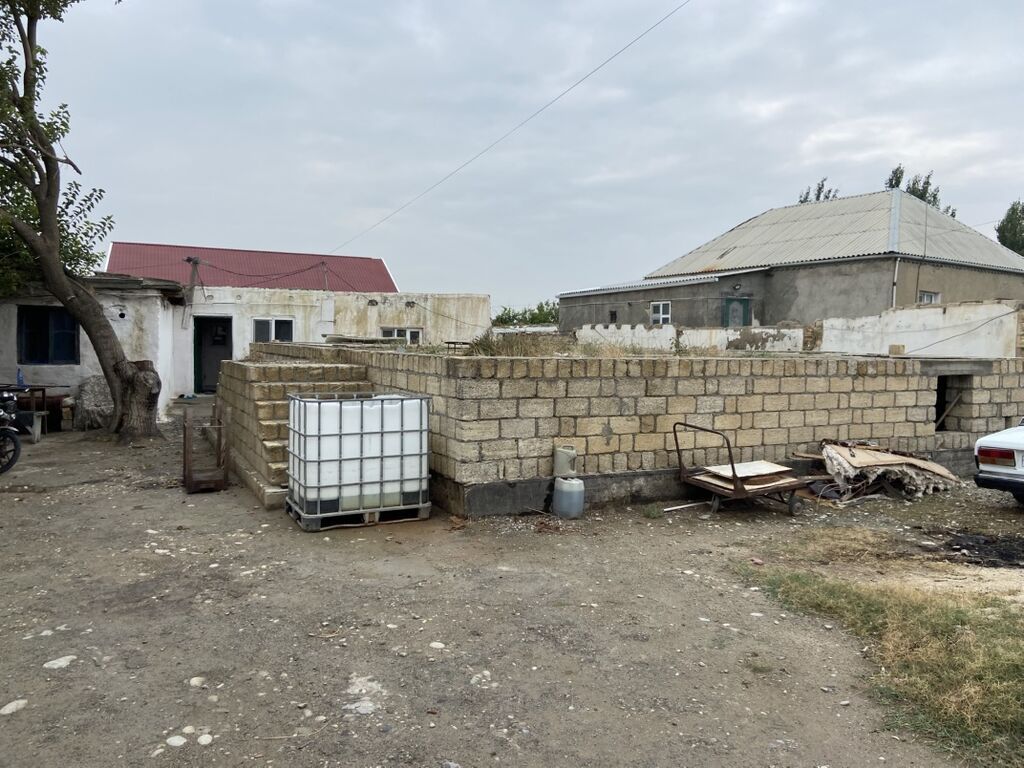 5 otaqlı, 300 kv. m, Kredit yoxdur, Təmirsiz