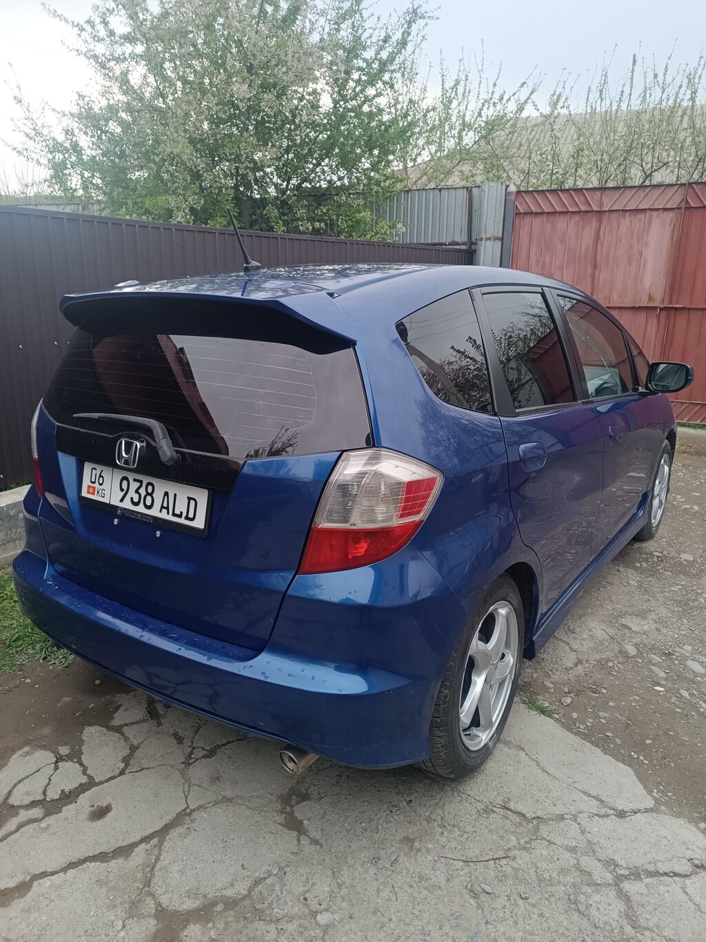 Honda Fit: 2009 г., 1.5 л, Автомат, Бензин, Хэтчбэк — фото 4
