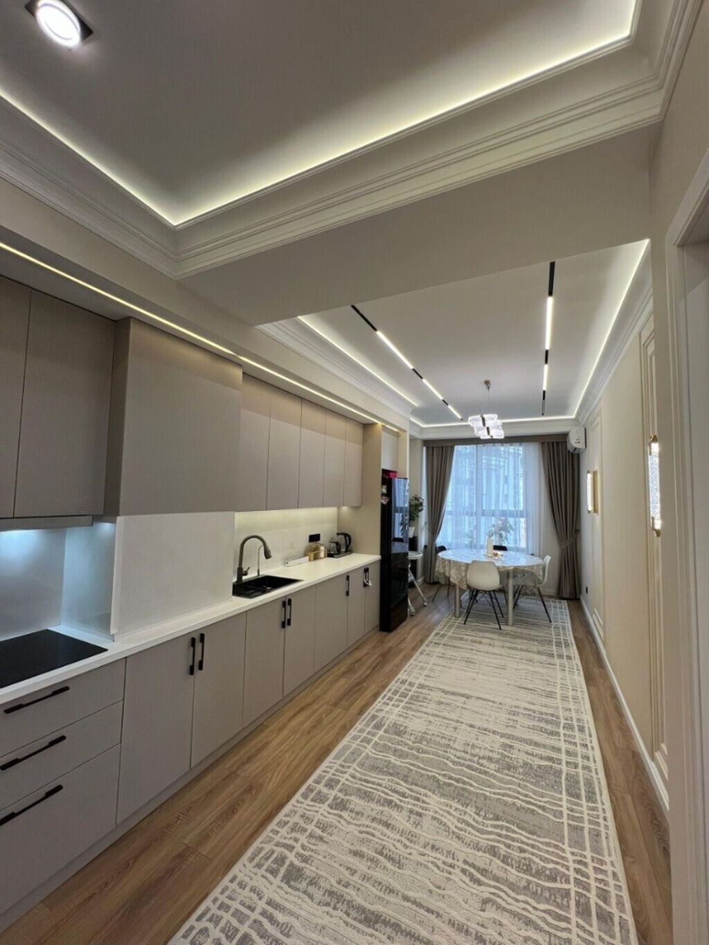 3 комнаты, 131 м², Асанбай мкр Элитка, 13 этаж, Свежий ремонт: фото 1