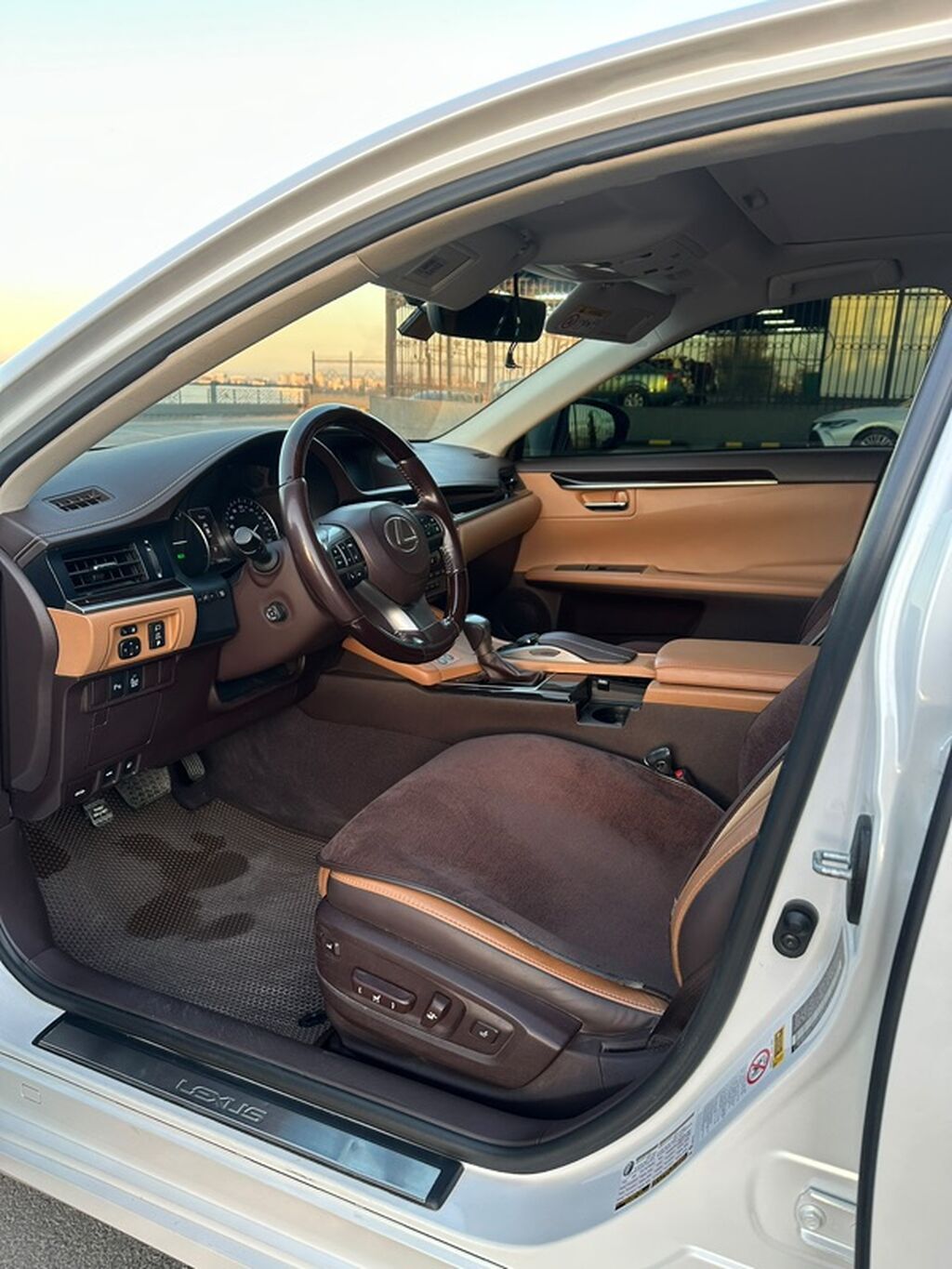 Lexus ES: 2017 г., 2.5 л, Автомат, Гибрид, Седан: фото 2