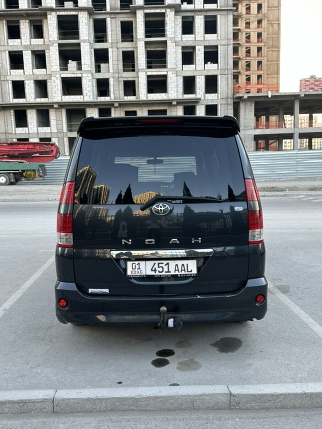 Toyota Noah: 2005 г., 2 л, Автомат, Бензин, Минивэн: фото 5