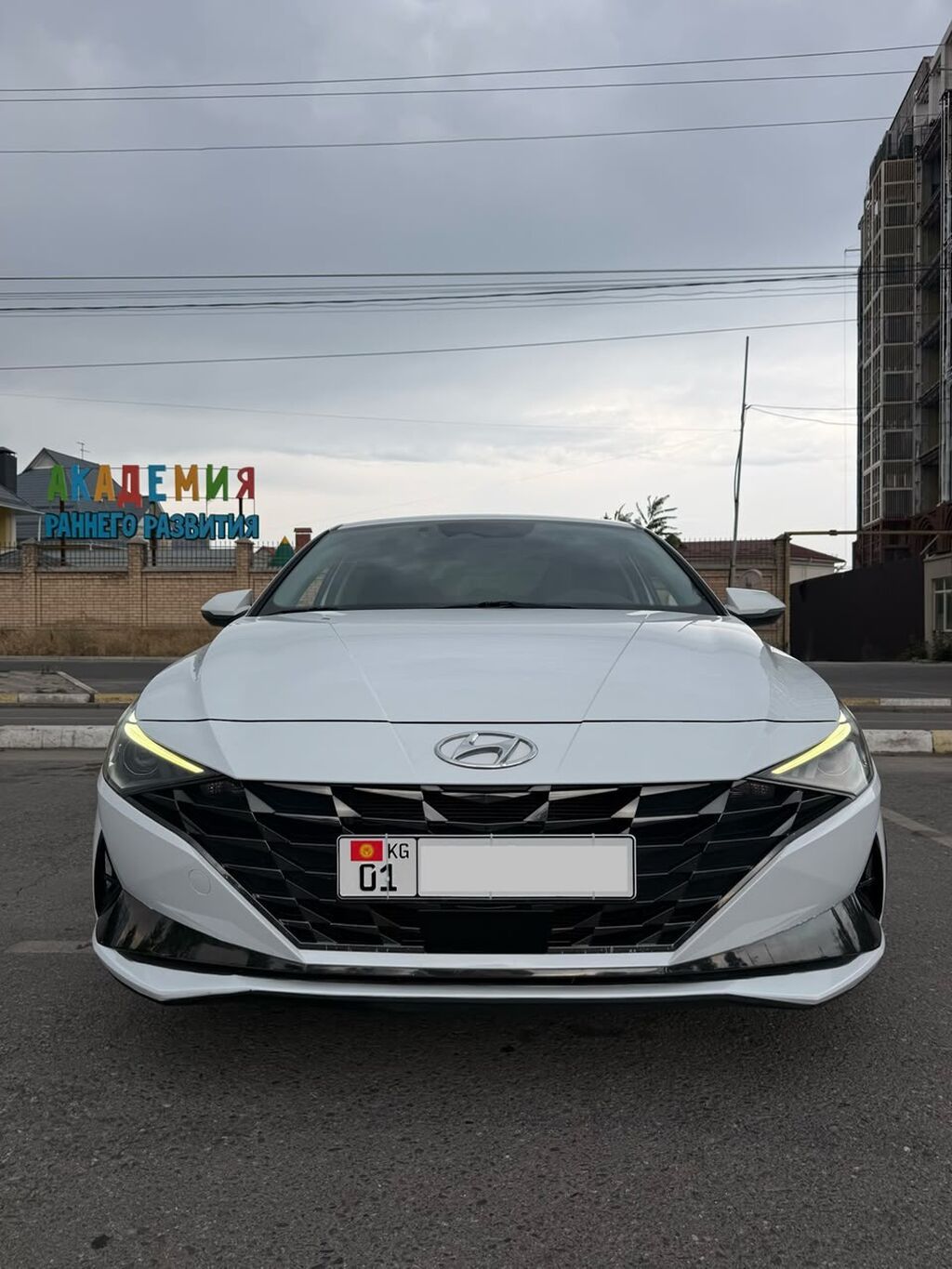 Hyundai Avante: 2021 г., 1.6 л, Робот, Гибрид, Седан: фото 3