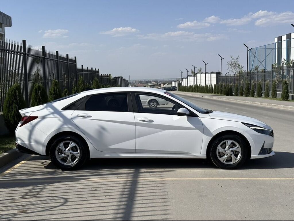 Hyundai Avante: 2022 г., Автомат, Газ: фото 7