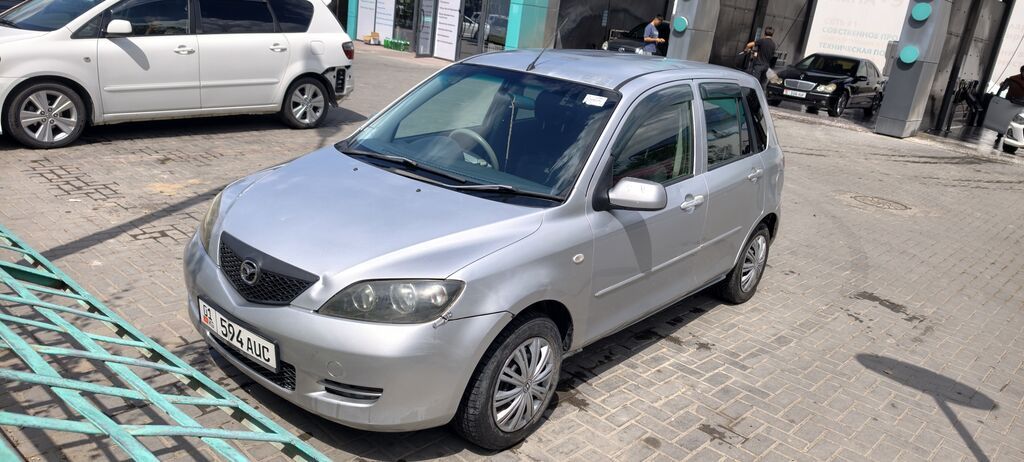 Mazda Demio: 2003 г., Автомат, Бензин: фото 3