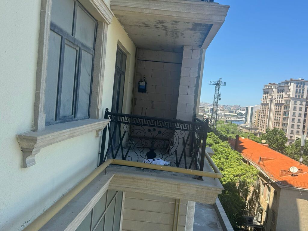 3 otaqlı, Yeni tikili, 147 kv. m