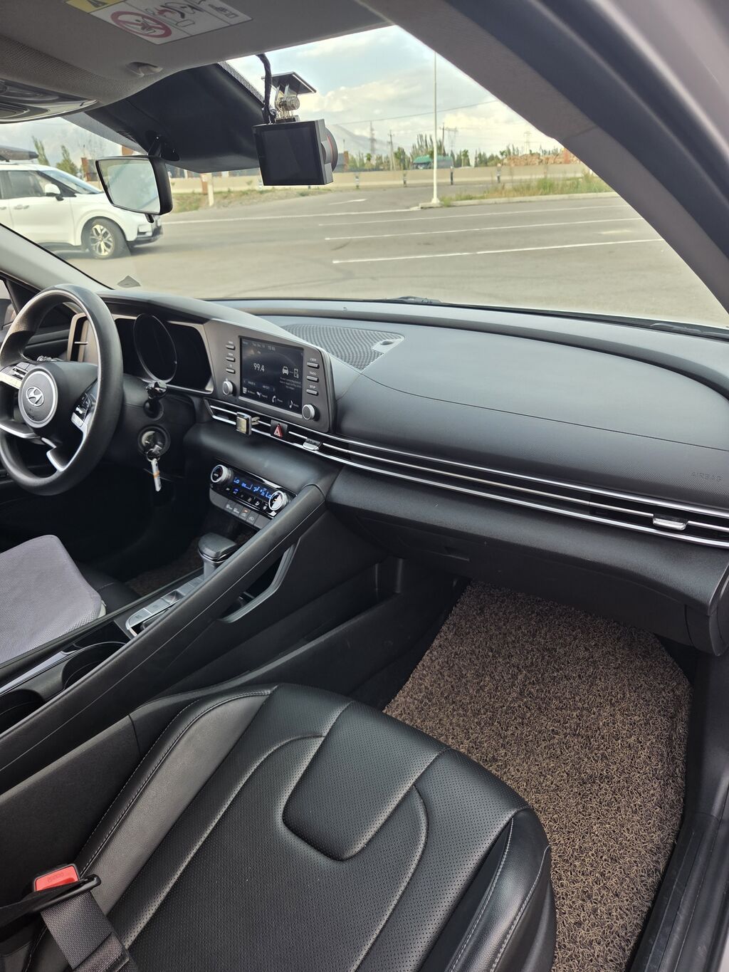 Hyundai Avante: 2022 г., 1.6 л, Робот, Гибрид, Седан: фото 8