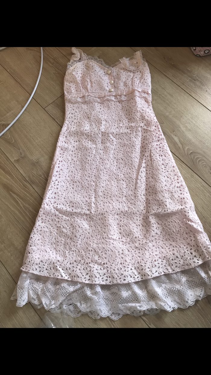 Haljine: Prelepa haljinica nezno roze boje , cipkana velicine Small / S!!!! na lalafo.rs Prelepa haljinica nezno roze boje , cipkana velicine Small / S!!!! - Beograd