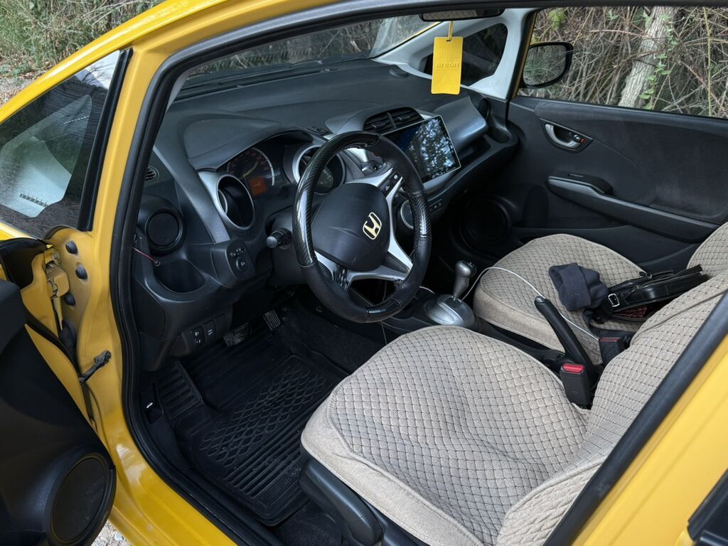 Honda Jazz: 2009 г., Автомат, Бензин, Хэтчбэк: фото 3