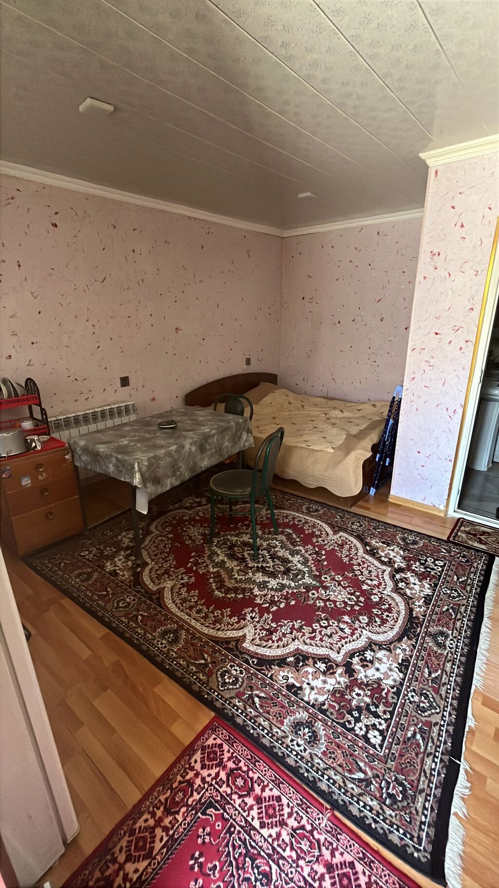 Corat bağlarl 4 nömrə və 33 nömrəli marşurta yaxin 1 otaqli ev kirayə