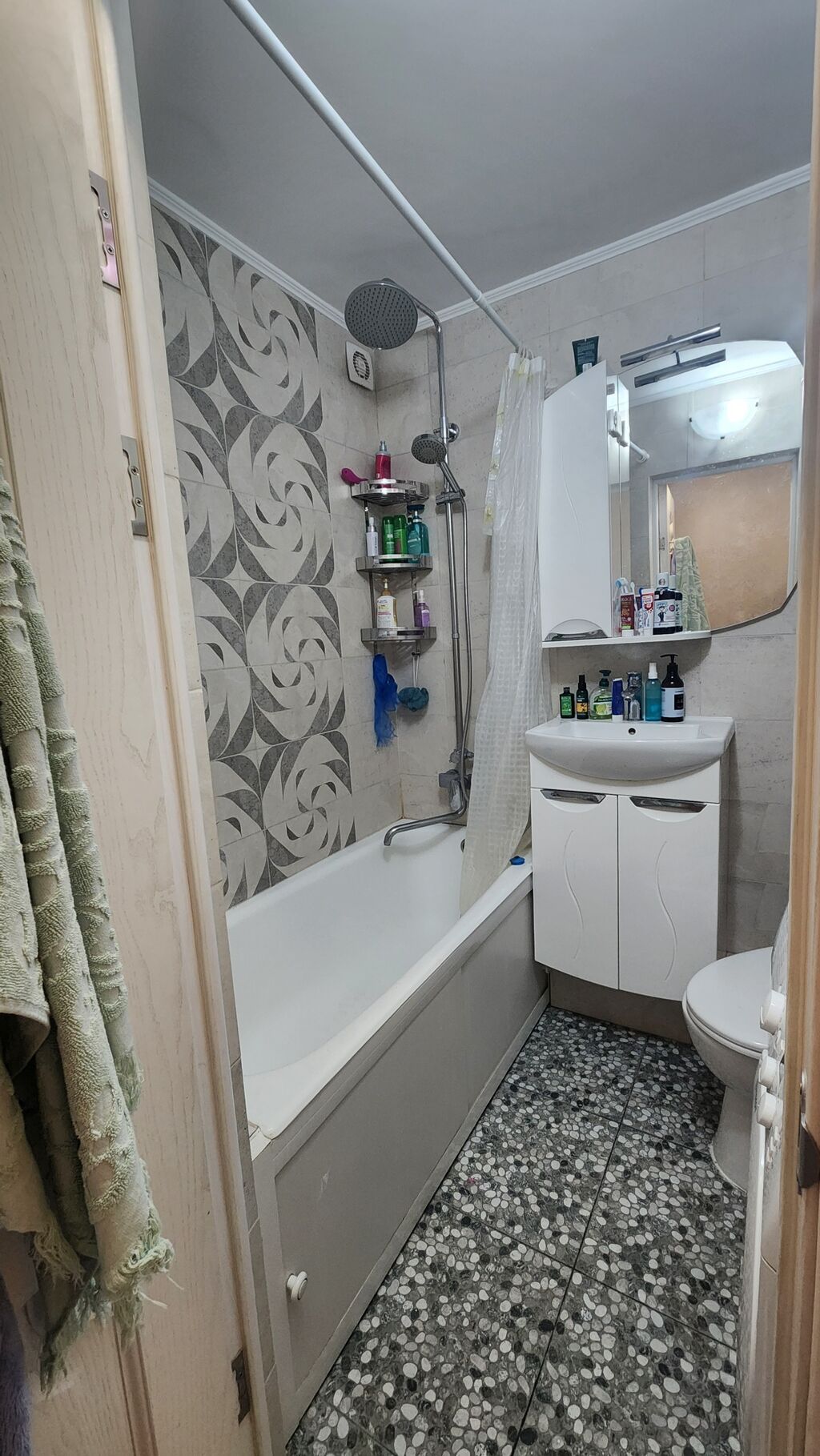 1 комната, 6 мкр Собственник, Семейным, от 1 года, С мебелью полностью: фото 7