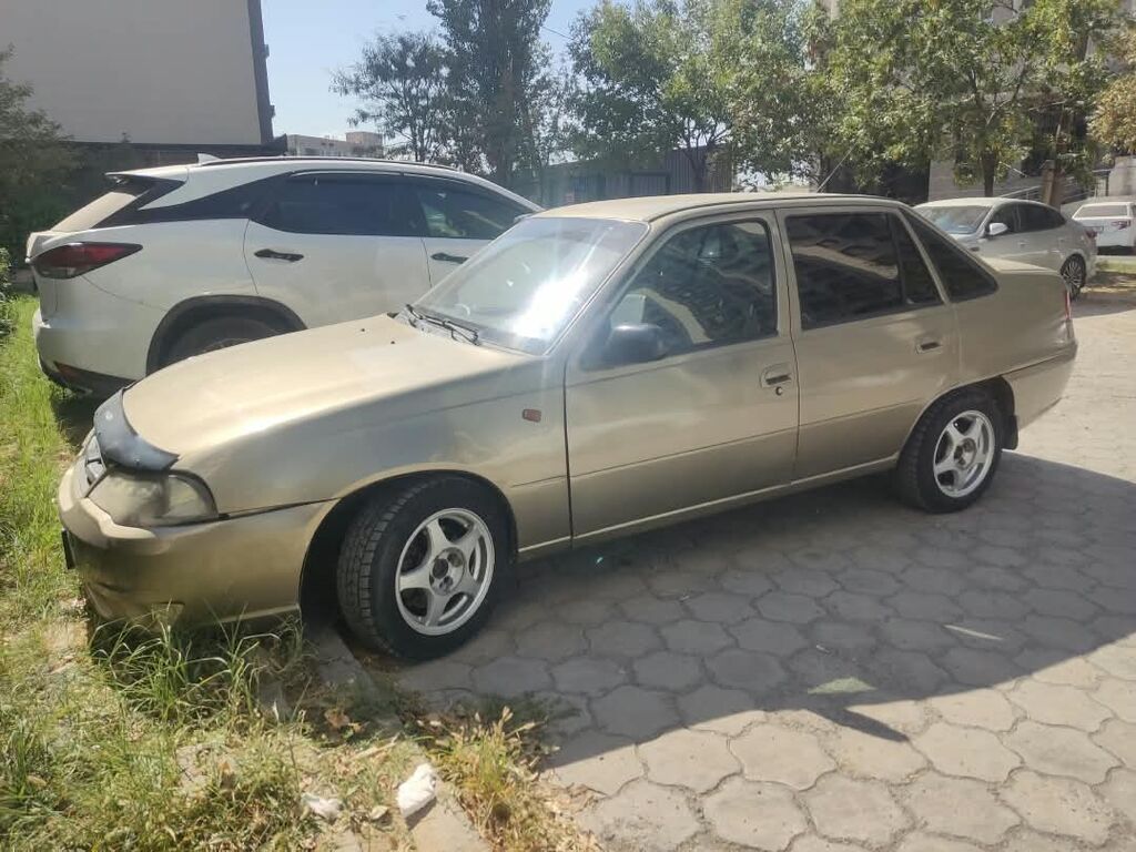 Daewoo Nexia: 2011 г., 1.6 л, Механика, Бензин, Седан: фото 4