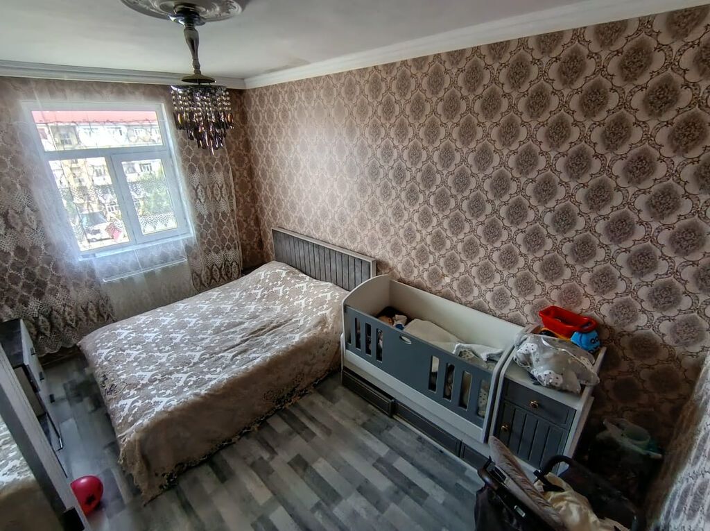 Sumqayıt, 3 otaqlı, Köhnə tikili, 72 kv. m