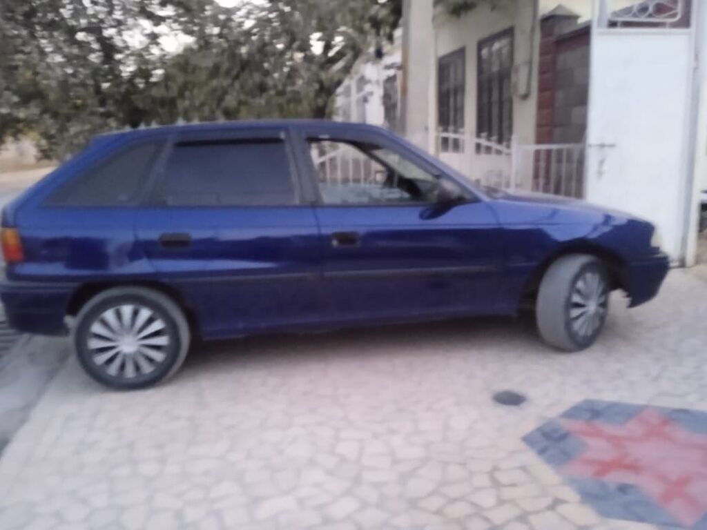 Opel Astra: 1994 г., 1.8 л, Механика, Бензин, Хэтчбэк: фото 3