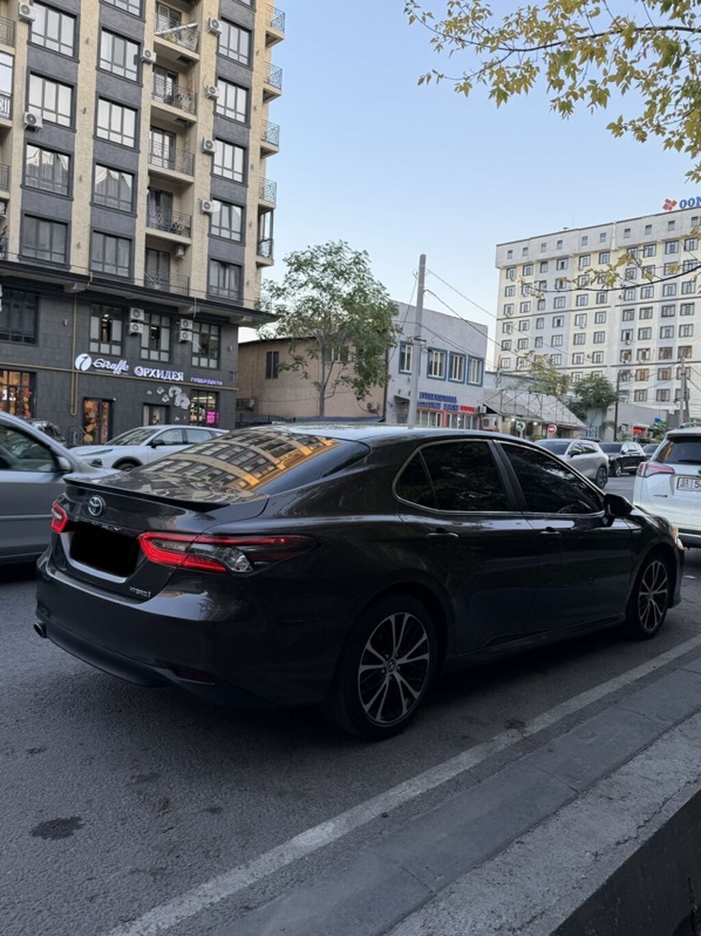 Toyota Camry: 2018 г., 2.5 л, Автомат, Гибрид, Седан: фото 3
