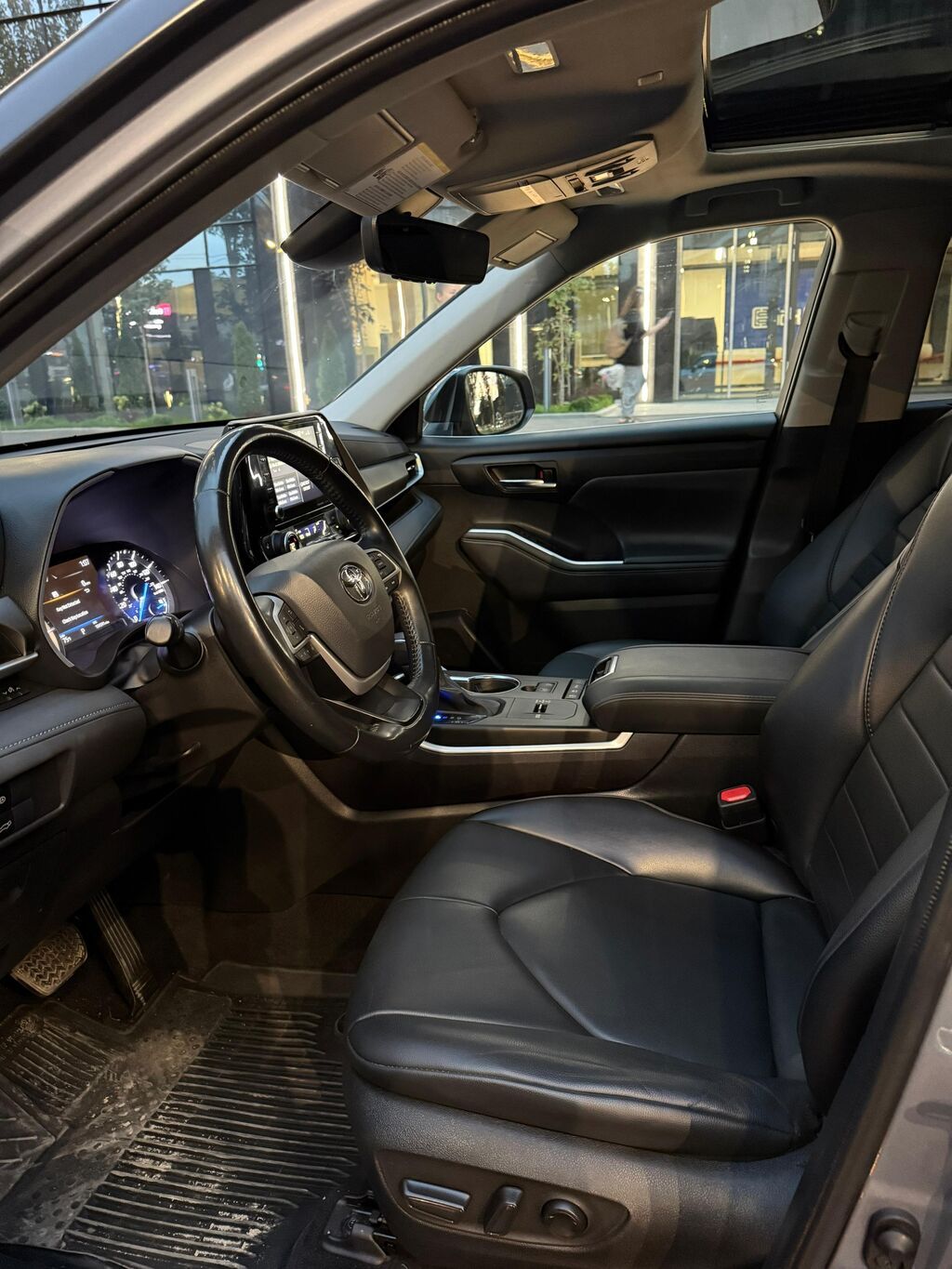 Toyota Highlander: 2022 г., 2.5 л, Автомат, Гибрид, Внедорожник: фото 5