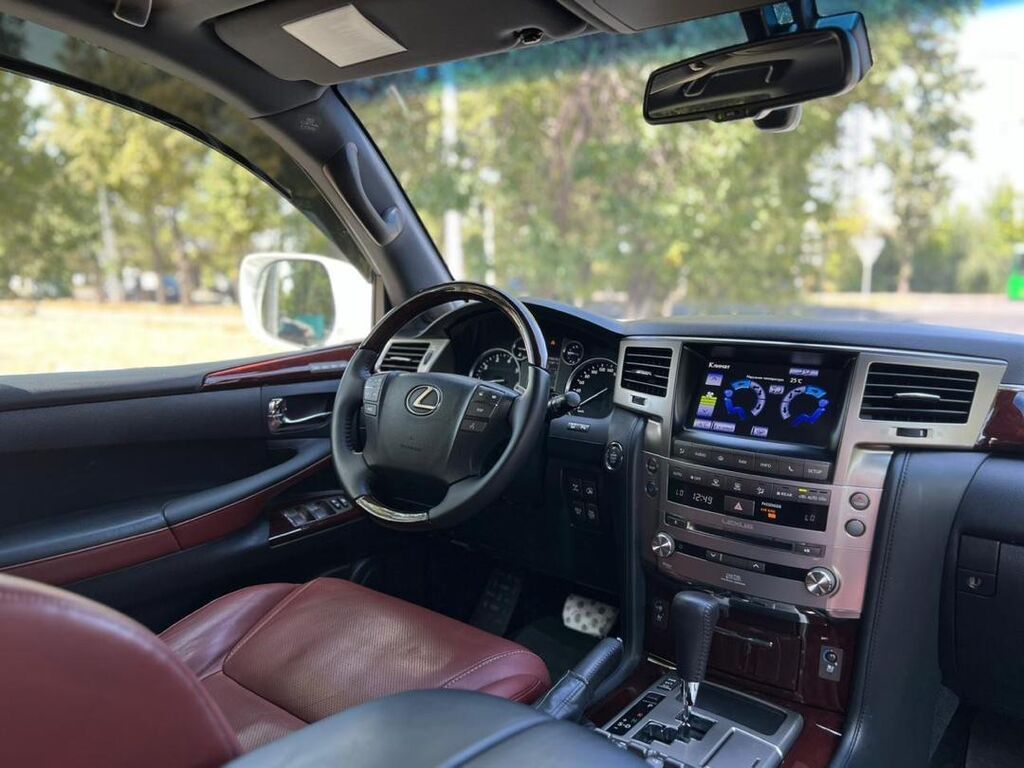 Lexus LX: 2014 г., 5.7 л, Автомат, Бензин, Внедорожник: фото 6