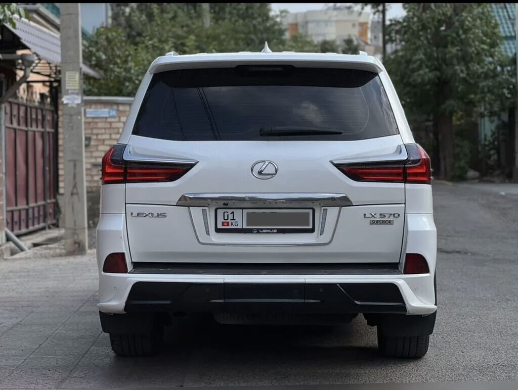 Lexus LX: 2017 г., 5.7 л, Автомат, Бензин, Внедорожник: фото 3