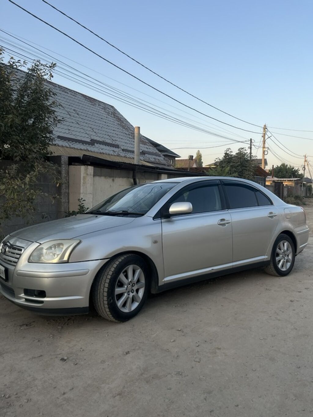 Toyota Avensis: 2005 г., 1.8 л, Автомат, Бензин, Седан: фото 2