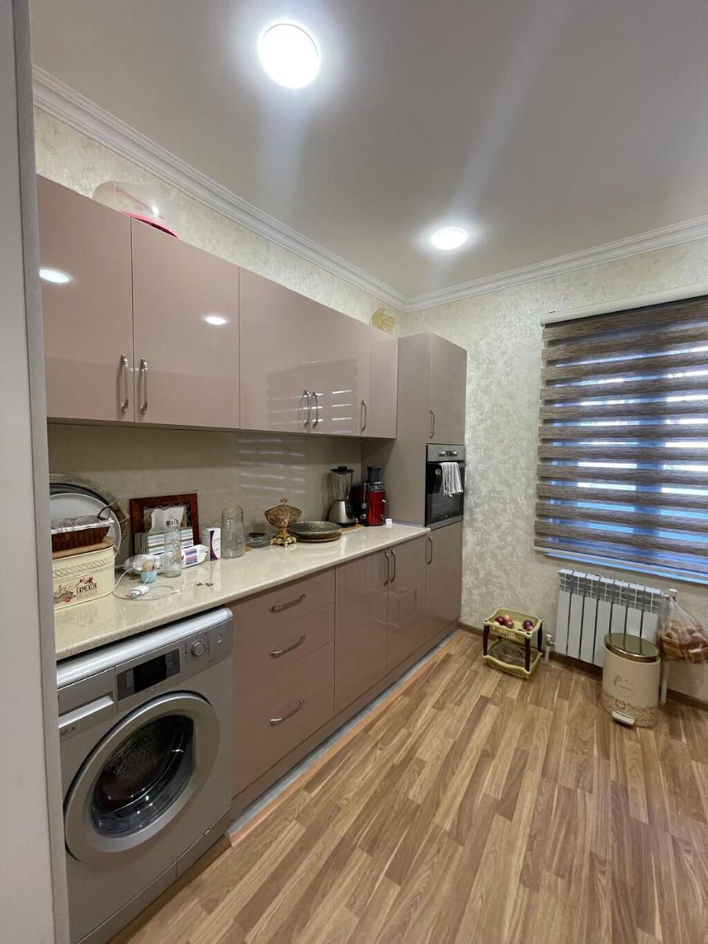 5 otaqlı, 285 kv. m, Yeni təmirli