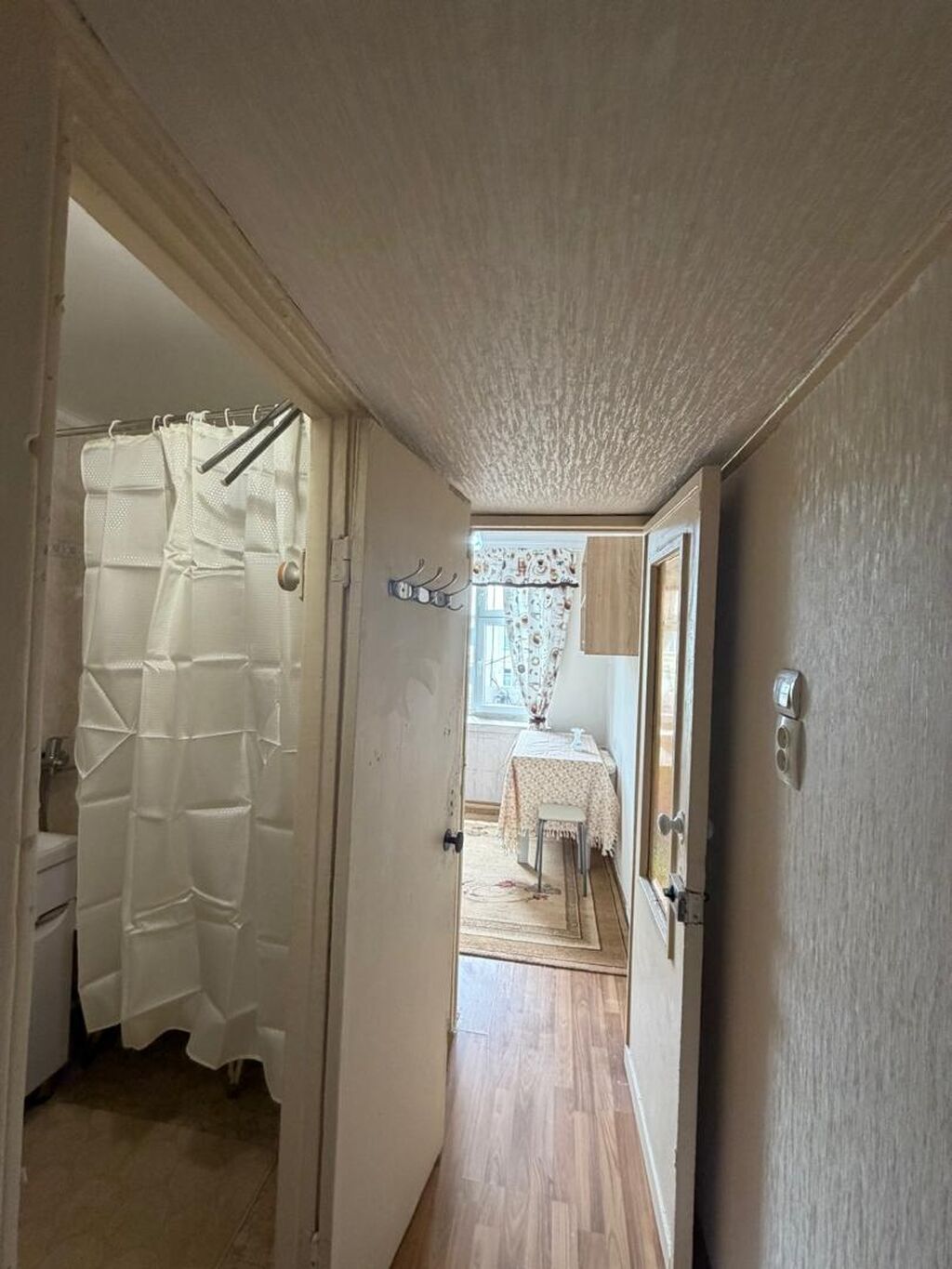2 комнаты, 43 м², 4 мкр 104 серия, 4 этаж, Косметический ремонт: фото 4