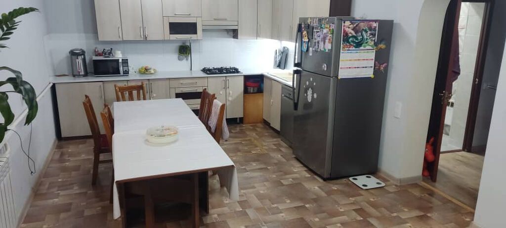 4 комнаты, 77 м², 3 соток, Бишкек, Старый толчок рынок / базар Риэлтор: фото 5