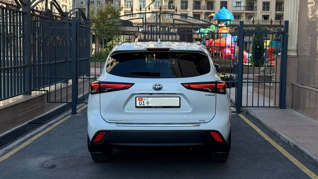 Toyota Highlander: 2022 г., 2.5 л, Вариатор, Гибрид, Кроссовер: фото 4