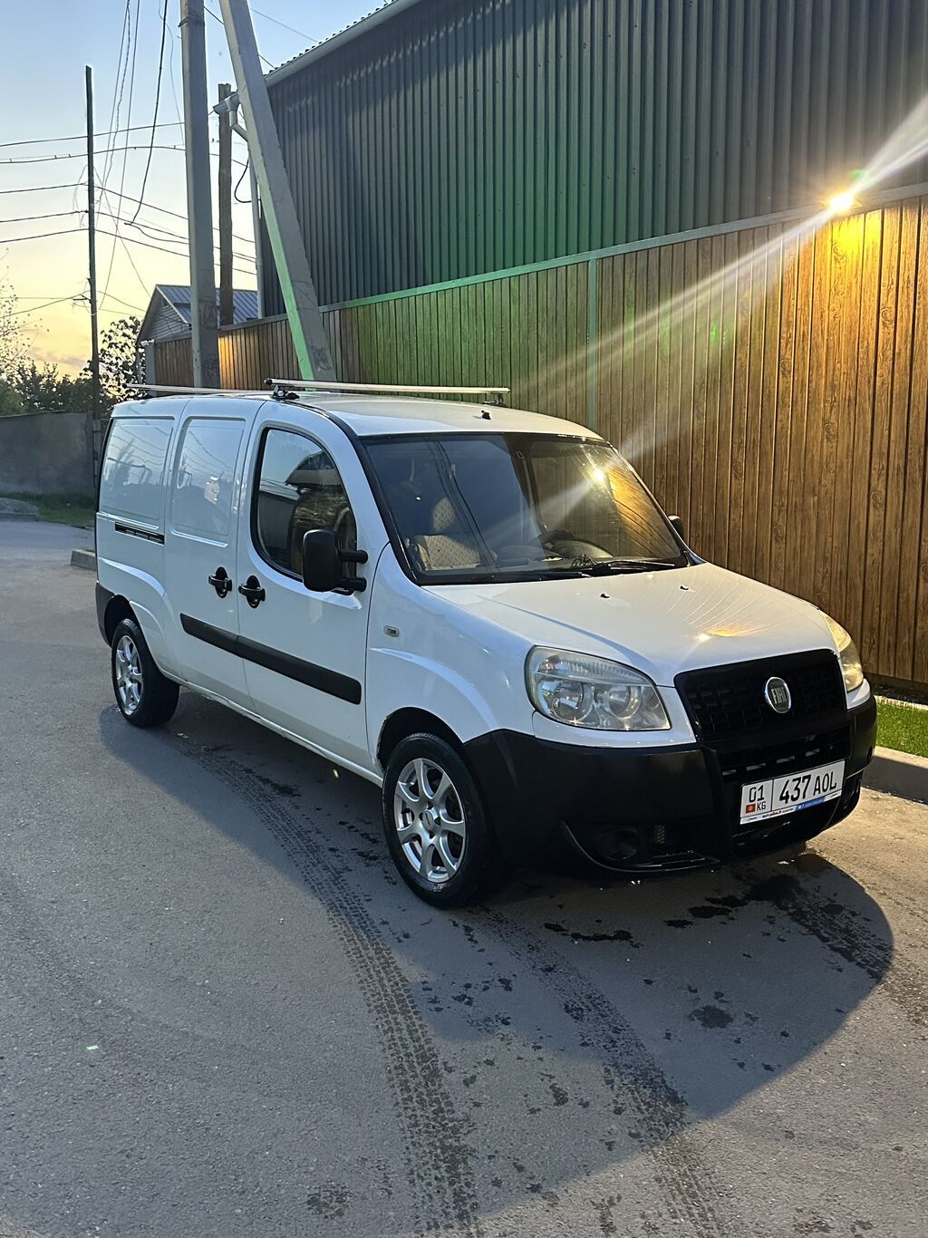 Fiat Doblo: 2009 г., 1.6 л, Механика, Газ, Фургон: фото 8