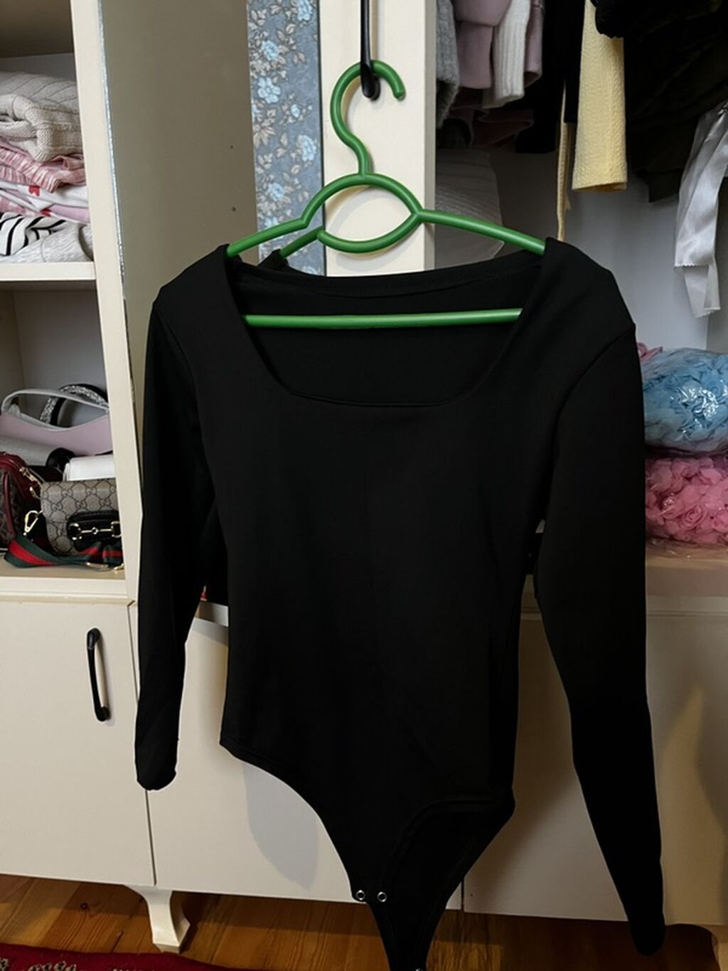 Qara uzunqollu bodi - Model: Kvadrat yaxalı, uzunqollu, qıç hissəsi